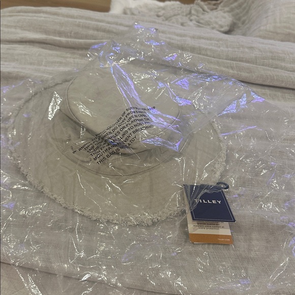 Tilley Hat - Picture 13 of 13